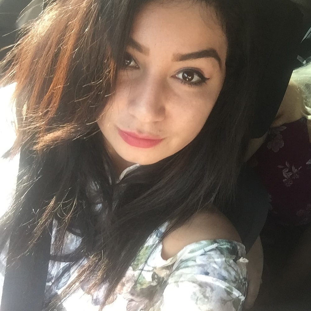 Meet your Posher, Esmeralda